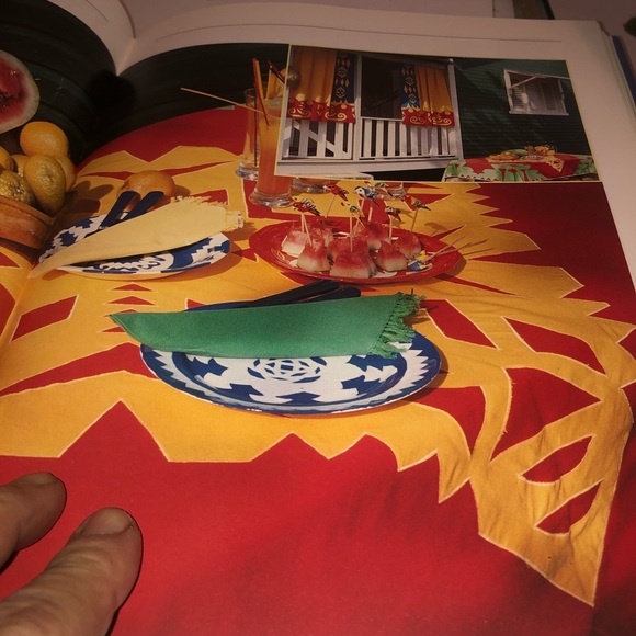 Decorating Table Linens- hardcover- amazing amount of table linens to make- used - Picture 4 of 9